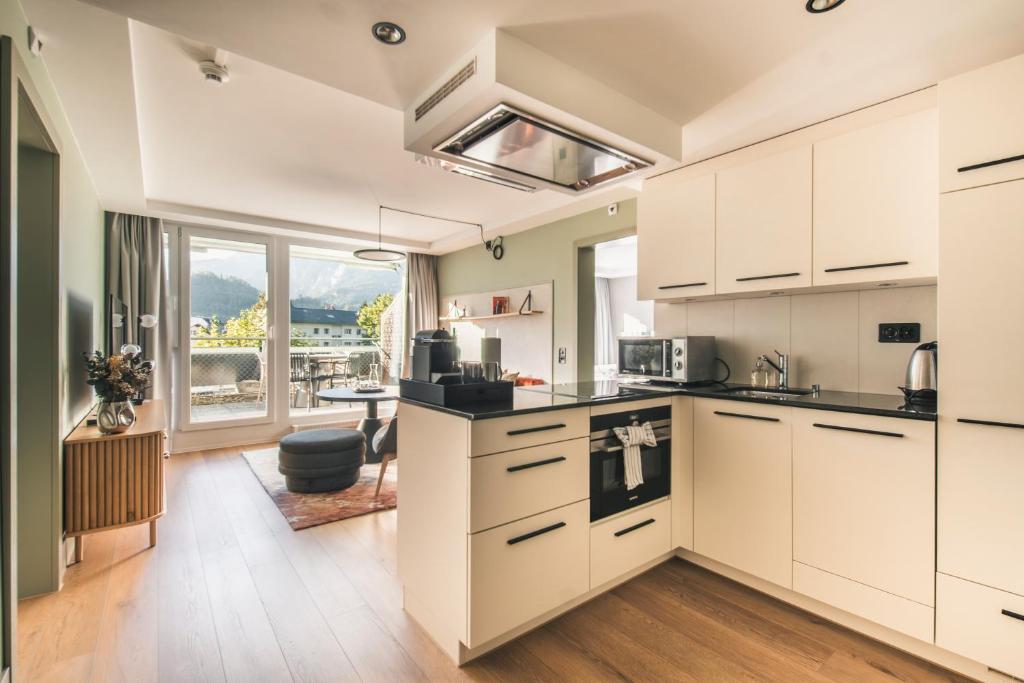 HOP Luxe 150 Voll ausgestattete Kueche Bergblick Interlaken