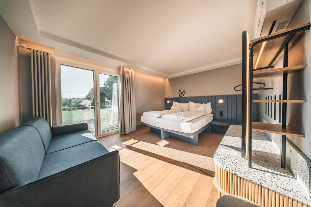 HOP Mate 140 Hauptschlafzimmer Sofa Balkon Interlaken