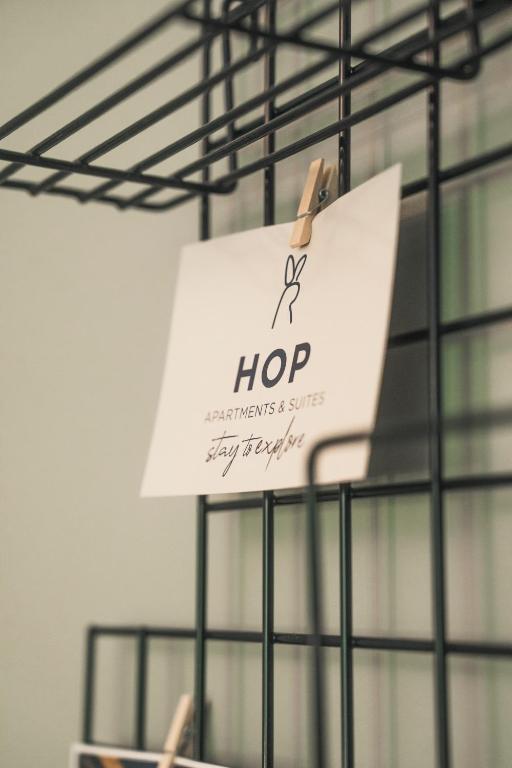 HOP Pure Studio 330 Willkommenskarte Stay Explore Interlaken